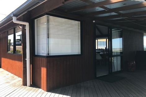 Photo of property in 1/732 East Coast Road, Pinehill, Auckland, 0632