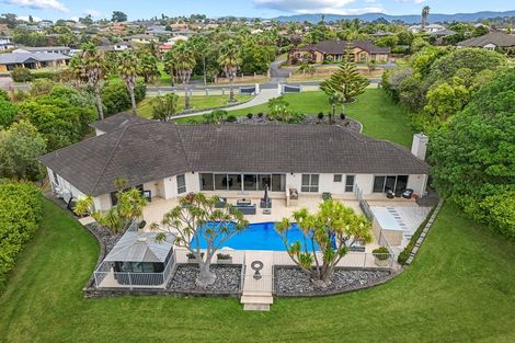 Photo of property in 7 Burgundy Park Avenue, Henderson, Auckland, 0612