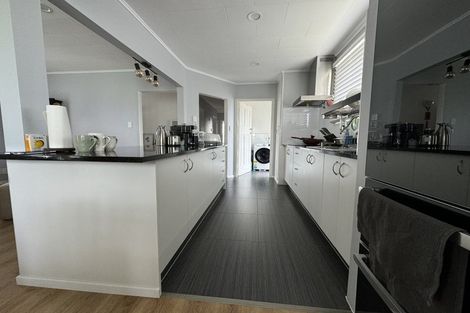 Photo of property in 38 Flat Bush Road, Clover Park, Auckland, 2023