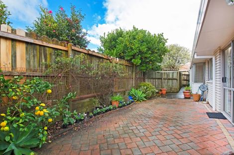 Photo of property in 1/16 Keswick Close, Northpark, Auckland, 2013