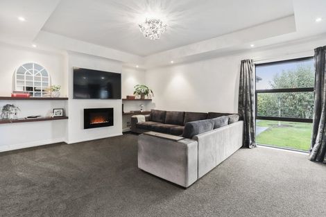 Photo of property in 13 Lancewood Way, Rangiora, 7400