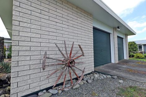 Photo of property in 26 Oberon Street, Stratford, 4332