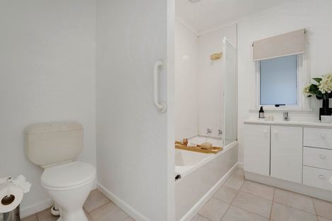 Photo of property in 1/66 Coronation Road, Hillcrest, Auckland, 0627