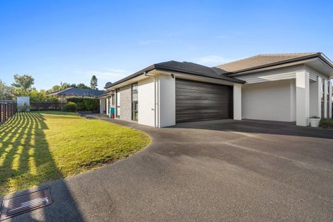 Photo of property in 16 Stace Hopper Drive, One Tree Point, 0118