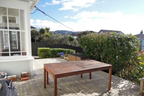 Photo of property in 16 Lawrence Street, Newtown, Wellington, 6021
