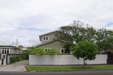 Photo of property in 20 Kiwi Road, Point Chevalier, Auckland, 1022