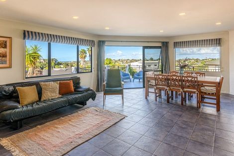 Photo of property in 32 Ian Sage Avenue, Torbay, Auckland, 0630