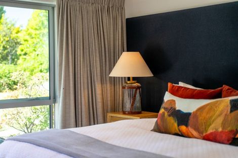 Photo of property in 10 Tapley Paddock, Wanaka, 9305