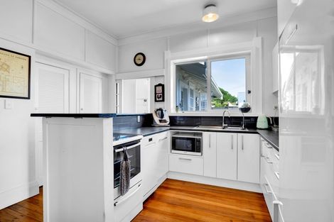 Photo of property in 21 Dives Avenue, Hawera, 4610