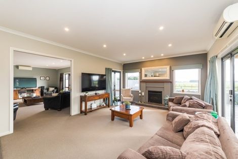 Photo of property in 2757 State Highway 1, Rongotea, Palmerston North, 4479