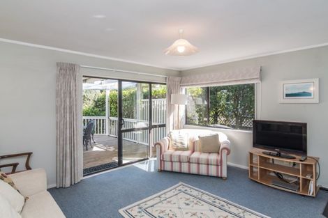 Photo of property in 6 Marram Way, Peka Peka, Waikanae, 5391