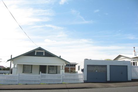 Photo of property in 11 Morley Street, New Plymouth, 4310
