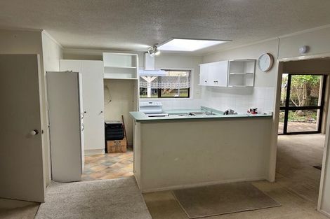 Photo of property in 18 Cornelian Crescent, Half Moon Bay, Auckland, 2012