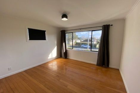 Photo of property in 37 Fairclough Road, Beach Haven, Auckland, 0626