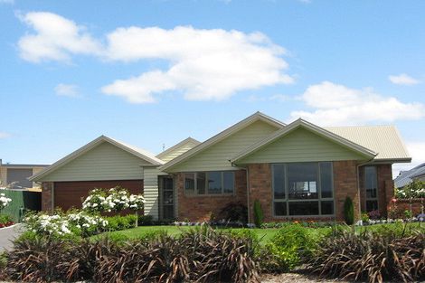 Photo of property in 37 Bottle Lake Drive, Parklands, Christchurch, 8083