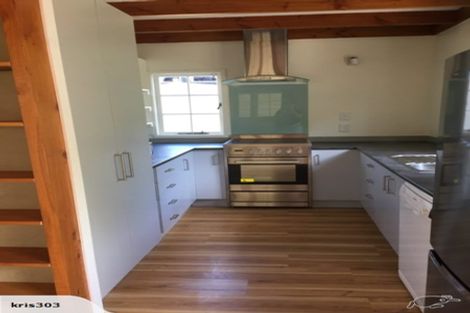 Photo of property in 13 Totara Road, Onetangi, Waiheke Island, 1081
