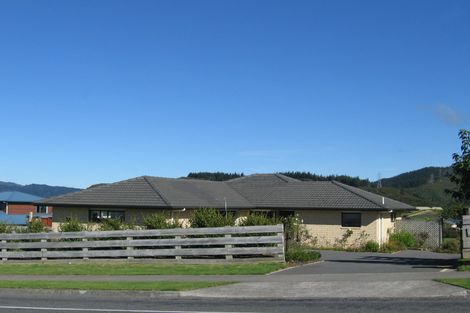 Photo of property in 65 Kirton Drive, Riverstone Terraces, Upper Hutt, 5018