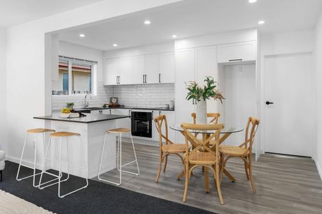 Photo of property in 2/320 Memorial Avenue, Burnside, Christchurch, 8053