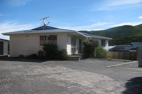 Photo of property in 9 Colorado Grove, Brooklyn, Wellington, 6021