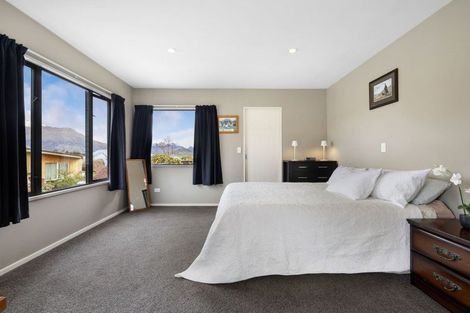 Photo of property in 19 Bracken Street, Arrowtown, 9302