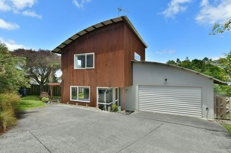 Photo of property in 2/18 Ellenbury Place, Stanmore Bay, Whangaparaoa, 0932