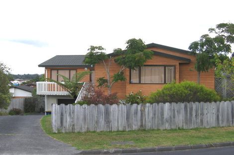 Photo of property in 8 Rubens Lane, West Harbour, Auckland, 0618