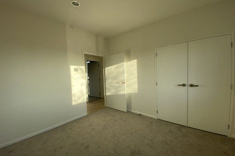 Photo of property in 37 Seaward Place, Wattle Downs, Auckland, 2103