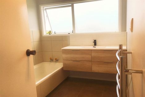 Photo of property in 3 Bush Point Road, Cable Bay, 0420