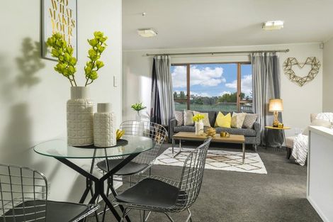 Photo of property in 1/744 Te Atatu Road, Te Atatu Peninsula, Auckland, 0610