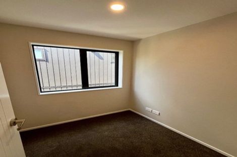 Photo of property in 25 Don Oliver Lane, Glen Eden, 0602