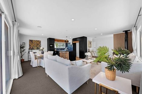 Photo of property in 3 Regency Place, Sunnynook, Auckland, 0632