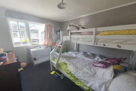 Photo of property in 10 Blueberry Grove, Timberlea, Upper Hutt, 5018