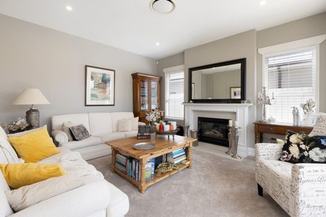 Photo of property in 33 Cassinia Close, Papamoa Beach, Papamoa, 3118