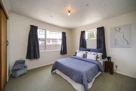 Photo of property in 7 Dunk Place, Milson, Palmerston North, 4414