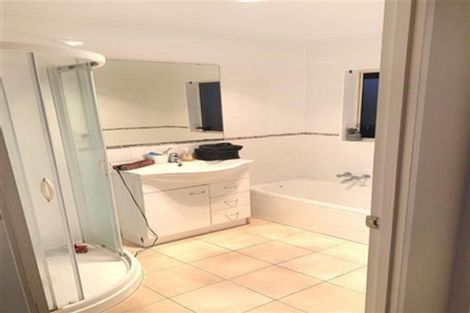 Photo of property in 3 Bernina Place, Weymouth, Auckland, 2103