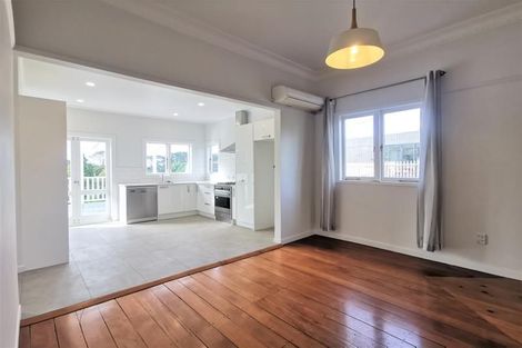 Photo of property in 46 Colonial Road, Birkenhead, Auckland, 0626