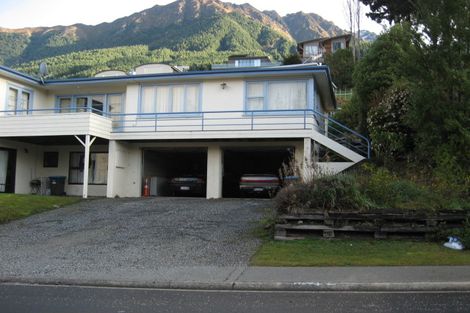 Photo of property in 22b Sainsbury Road, Fernhill, Queenstown, 9300