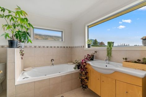 Photo of property in 1 Hollyhock Lane, Wanaka, 9305