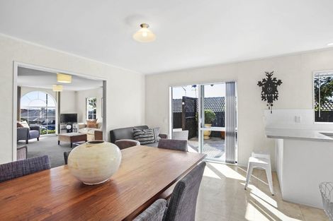 Photo of property in 1/6 Somerton Rise, Henderson, Auckland, 0612