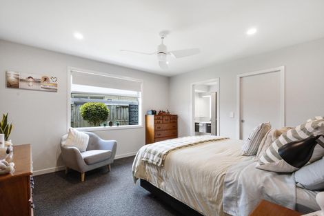 Photo of property in 16 Lilac Close, Cambridge, 3434