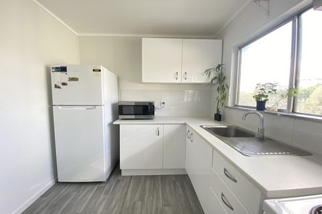 Photo of property in 2/14 Downing Street, Glenfield, Auckland, 0629