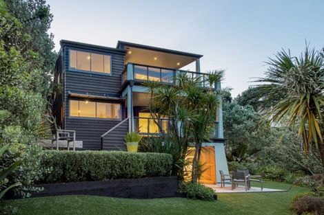 Photo of property in 16 Seacliffe Avenue, Belmont, Auckland, 0622