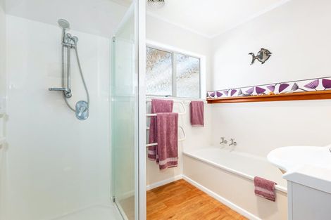 Photo of property in 131 Gloaming Hill, Titahi Bay, Porirua, 5022