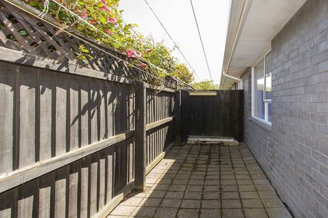 Photo of property in 35 Lowry Avenue, Redwood, Christchurch, 8051