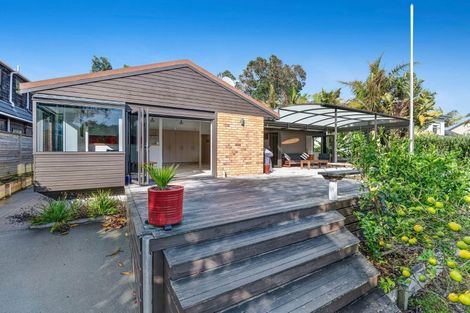 Photo of property in 57 Walton Street, Red Beach, 0932