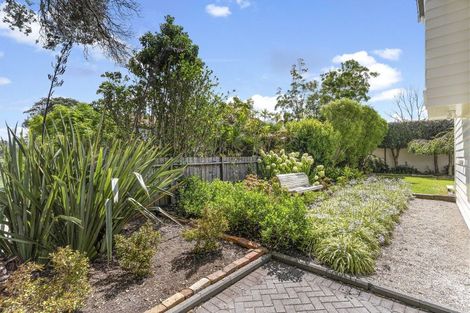 Photo of property in 32 Clarence Road, Northcote Point, Auckland, 0627