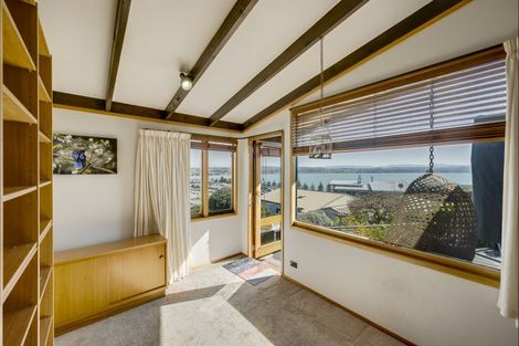 Photo of property in 34 Roslyn Road, Bluff Hill, Napier, 4110