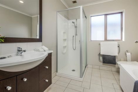 Photo of property in 54 Baverstock Road, Flat Bush, Auckland, 2016