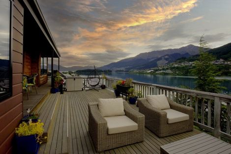 Photo of property in 5 Mincher Road, Kelvin Heights, Queenstown, 9300
