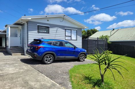 Photo of property in 3 Huruhuru Road, Massey, Auckland, 0614